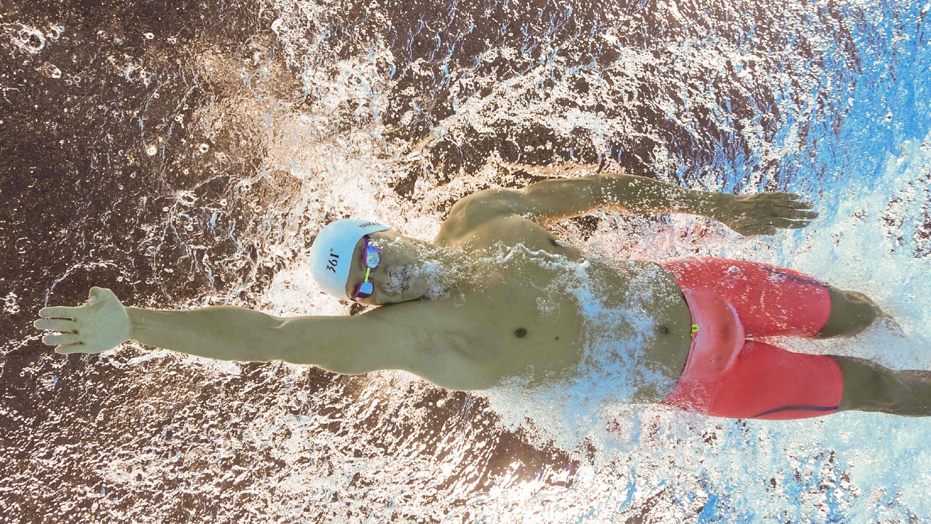 格林伍德全场防守表现稳健，成为袋鼠队攻防转换的关键节点，格林伍德球员